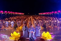 Bấm vào hình để xem slide Show