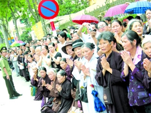 Không chỉ là vấn đề cải đạo