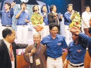 Khi sư thầy làm… MC