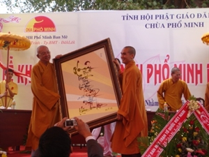 Khi nhà chùa mở công ty