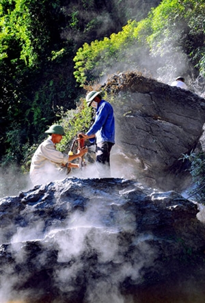 Ngôi làng 'biến' những khối đá thành tượng Phật