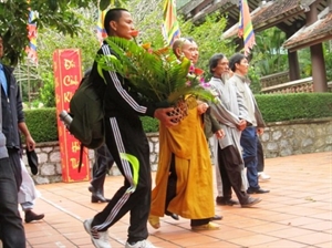 Đúng 9h30' ngày 24/11, ĐĐ Thích Tâm Mẫn...tới đích