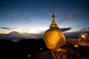 Độc đáo Golden Rock