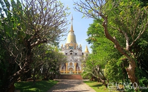 Viếng chùa Bửu Long, ngỡ lạc giữa... châu Âu