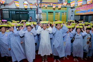 TP.HCM: Lễ dâng y tại chùa Trúc Lâm