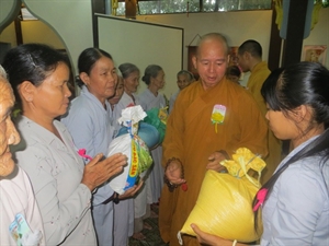 Quảng Nam: Chùa Minh Đức làm từ thiện mùa Vu Lan Báo Hiếu