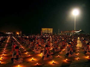 Vĩnh Phúc: Lung Linh Lễ Hôi Hoa Đăng Tây Thiên 2015