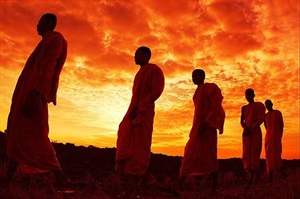 Mắt xích cải đạo tu sĩ trong tiến trình cải đạo tín đồ Phật giáo