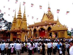 Cùng tới thăm ngôi chùa Phật giáo Khơme lớn nhất Việt Nam