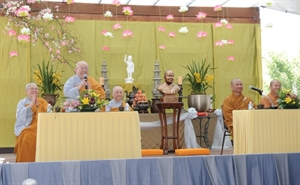 Hoa Kỳ : Lễ Phật đản ở các chùa miền Bắc California