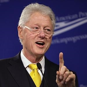 Cựu tổng thống Mỹ Bill Clinton tập thiền Phật giáo