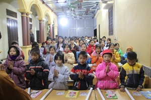 Thái Bình:  Một buổi sinh hoạt của các bạn nhỏ chùa Hoằng Văn