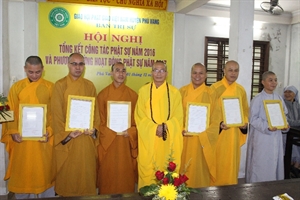 Phật giáo H.Phú Vang trao quyết định cho các nhân sự