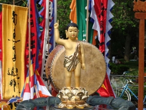Audio: Mừng Phật Đản sanh