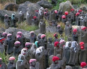 Bồ Tát Địa Tạng,Vị Bồ Tát Bảo Vệ Trẻ Con trong Truyền Thống Phật Giáo Nhật Bản