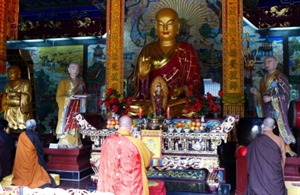 Vì sao nhà nước Trung Quốc ưu đãi Phật giáo Hán?