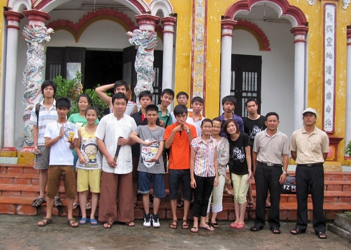 Chụp ảnh lưu niệm chia tay