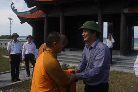 Ông Trần Sơn Hải – Phó Chủ tịch UBND tỉnh Khánh Hòa, Trưởng đoàn công tác tạm biệt Thượng tọa Thích Tâm Hiện, Đại đức Thích Thánh Thành.