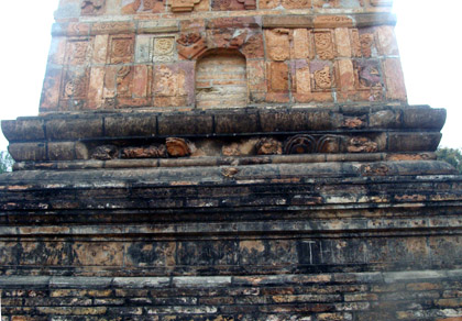 Bí ẩn tòa tháp khổng lồ ngót ngàn năm tuổi ở Vĩnh Phúc