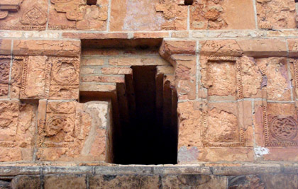 Bí ẩn tòa tháp khổng lồ ngót ngàn năm tuổi ở Vĩnh Phúc