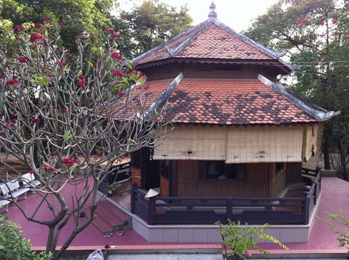 Một kiến trúc trong tổ đình Bửu Long.
