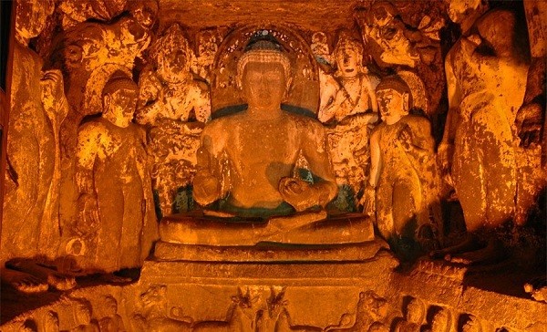 Choáng ngợp hàng nghìn tượng Phật thiêng xuyên núi 14