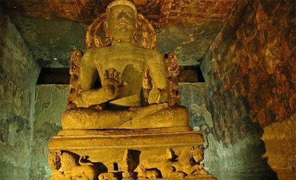 Choáng ngợp hàng nghìn tượng Phật thiêng xuyên núi 9