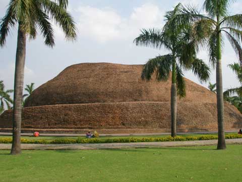 Mukutabandhana Sstupa