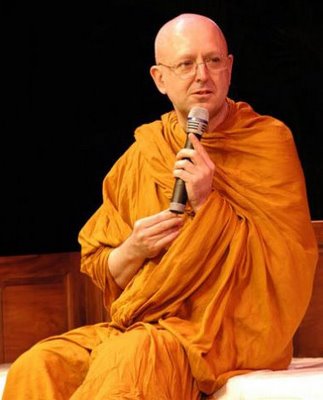 ajahn21.jpg