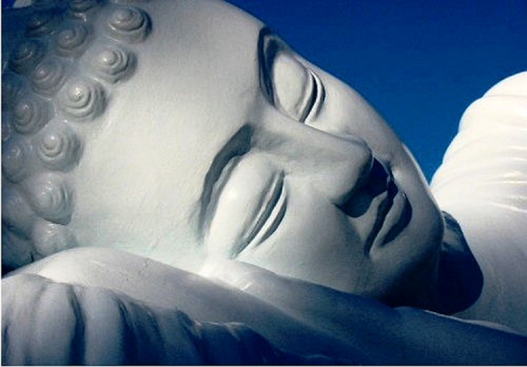 sleepingbuddhawhite1.jpg