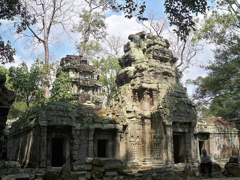 800px-Ta_Phrom_13.jpg