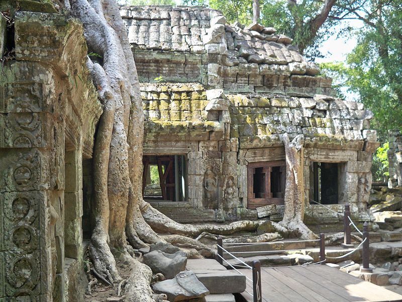 800px-Ta_Phrom_3.jpg