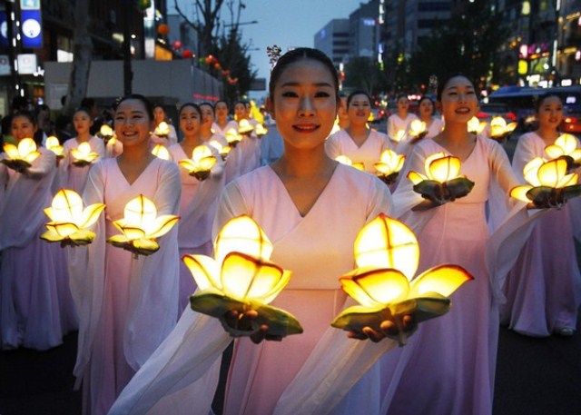 South_Korea_Buddha_Birthday_t607.jpg