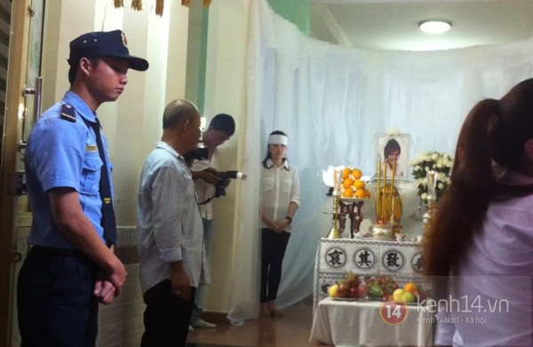 Các sao nghẹn ngào trong tang lễ toàn màu trắng của Wanbi Tuấn Anh 3