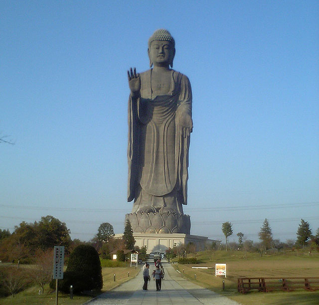 Tượng Phật Ushiku Daibutsu - Ushiku, Nhật Bản