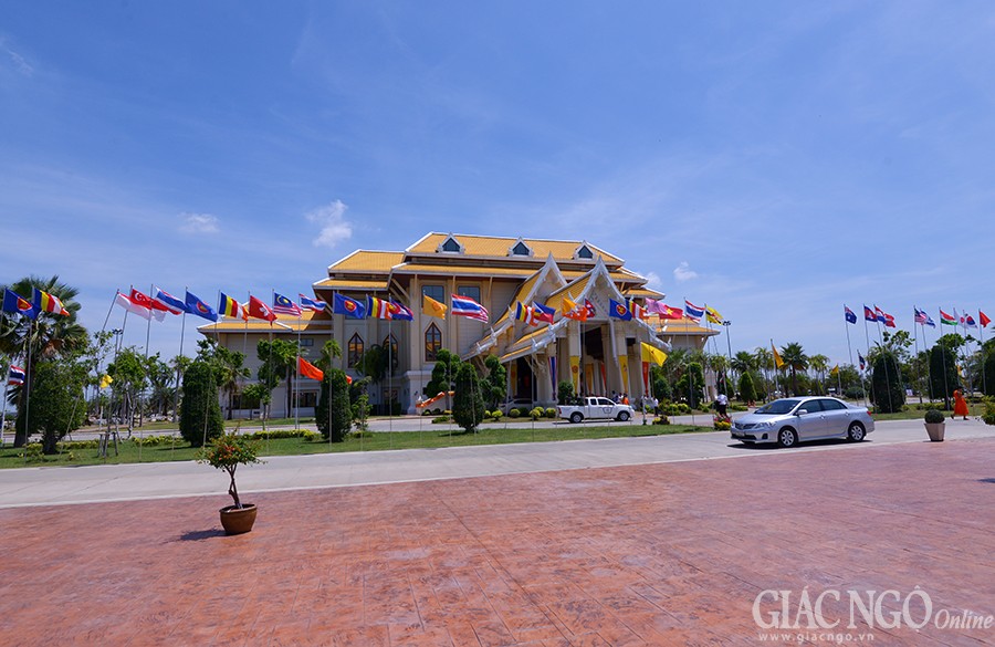 Khai mac Vesak 2015 (20).jpg