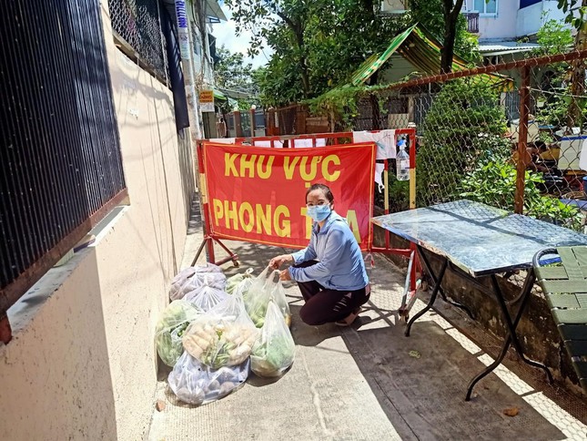 Thân nữ xung phong tình nguyện làm "shipper" kết nối yêu thương ảnh 2